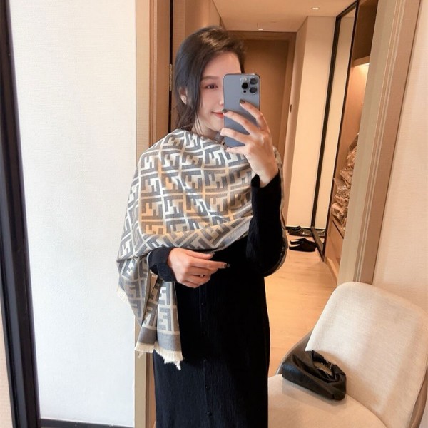 フェンディ 大判ショール 暖かい春秋 スカーフ Fendi ブランド ストール ファッション 使い心地よいファッション ふさ飾り 男女兼用 ギフト男女兼用 リバーシブルマフラー 肩掛け