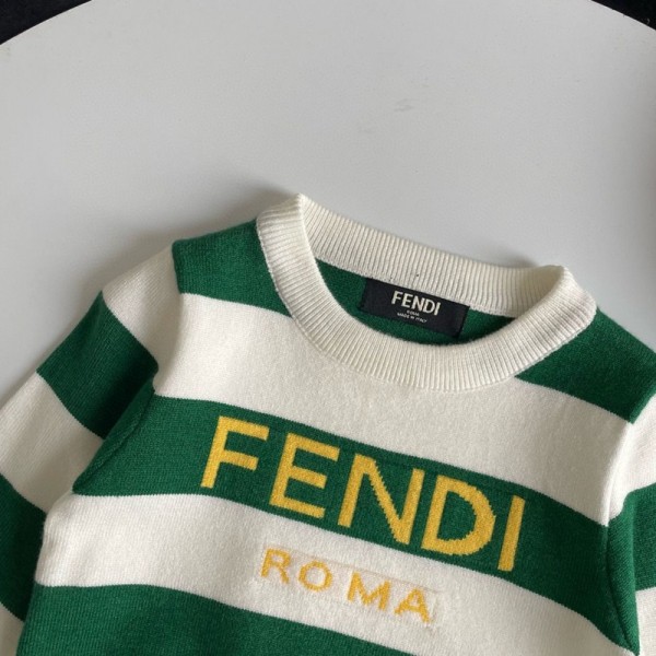 Fendi フェンディハイブランド子供服 ニットセーター 男の子 女の子 クルーネック 長袖 丸首 綿 キッズ 春秋冬 シンプル 通学 ボーイズ ガールズ 下着 インナー 防寒 100-150cm