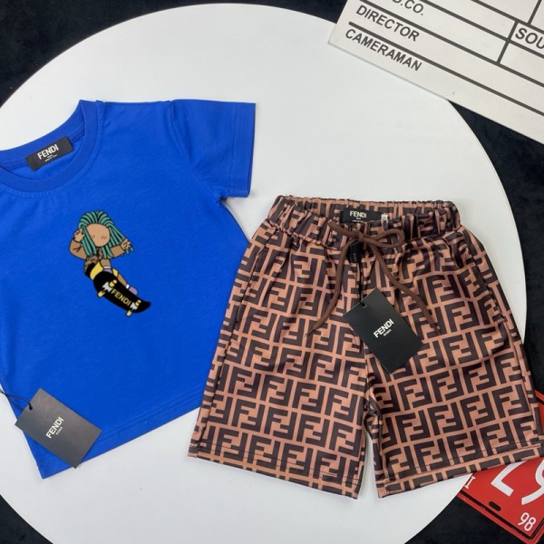 Fendi フェンディハイブランド子供服 男の子 セットアップ 夏服 半袖 Tシャツ 90-160cm ハーフパンツ 半ズボン 上下セット 子供 ジャージ 上下セット 男の子 無地 カジュアル 韓国 お洒落 男の子 半袖スウェット セットアップ キッズ 