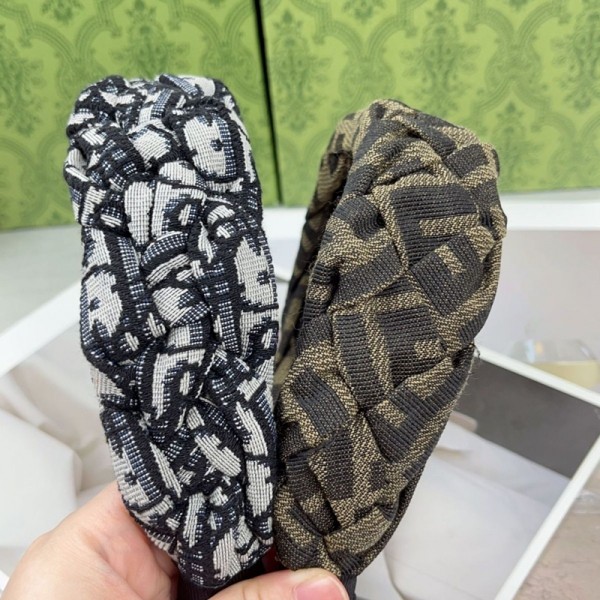 Dior ヘアカチューシャ ディオールヘアバンド ハイブランドヘアアクセサリー 髪飾り ヘアバンド 存在感抜群 ヘアターバン 髪アレンジ かわいい 韓国