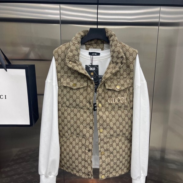 グッチ GUCCI ベストメンズ 無袖 前開きベスト アウター ハイブランド秋冬コーデ 着瘦せ デニム綿チョッキ 袖なしの上着 レディース同型 GG経典プリントウェアトップス