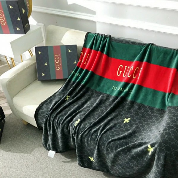 グッチブランドブランケット ソファーカバーファッションGucci 定番プリント毛布 柔らかい ふわふわ ブランケット 暖かい 肌触りがよい 毛布 お昼寝 赤ちゃん エアコンブランケット150ⅹ200cm