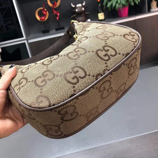 GUCCIハイブランド斜め掛けバッグ 上品 スタイリッシュ グッチ 肩掛けカバン ファスナータイプ 軽量 防水 丈夫 バッグ カバン 女性 大人っぽい 手提げバッグ