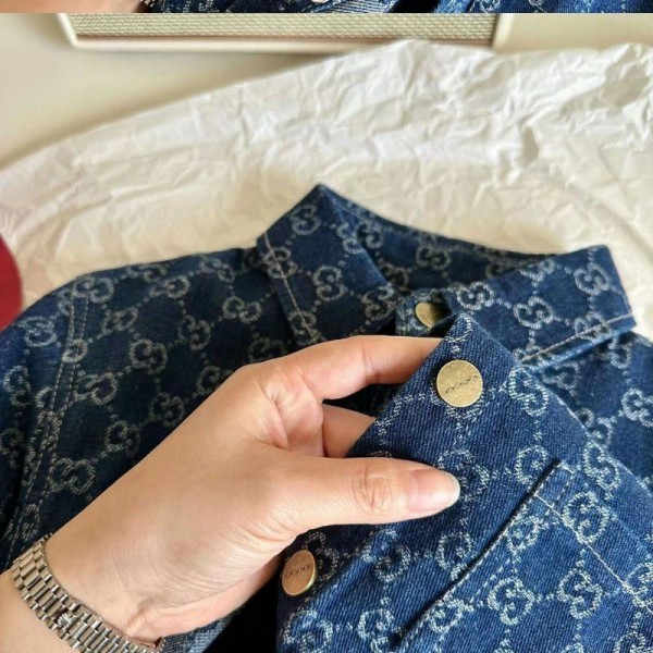 Gucci グッチ ブランド デニムジャケット 女の子 子供服 ジャケット シャツ 長袖 デニムコート Gジャン ガールズ キッズ ポケット かわいい 春秋 カットソー 定番 ジャンパー 90 - 140cm