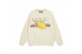 セレブ愛着 グッチ人気パーカー シャネル肩出しＴシャツ LV＆ナイキスニーカー 
