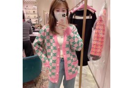 グッチニットセーター アディダスキッズパーカーセット シャネル室内ラグ