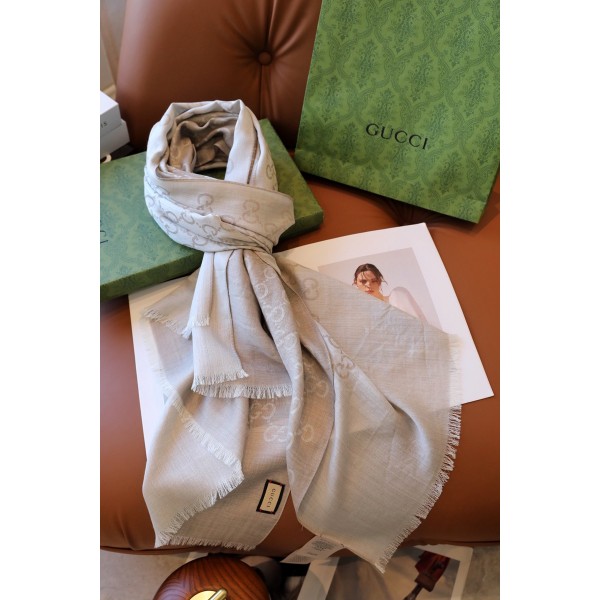 Gucci グッチハイブランド 秋冬スカーフ マフラーブランドパロディ ストール 激安レディース向け高品質ケープ 防寒マフラーファッション ふさ飾り 男女兼用 ギフト