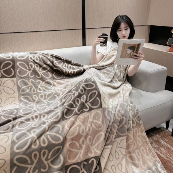 LOEWE ロエベハイブランド毛布コピー激安ブランドパロディ寝具夏 エアコン毛布 ブランド寝具 エアコン対策 車中 オフィス お昼寝ブランド毛布 激安200*230cm