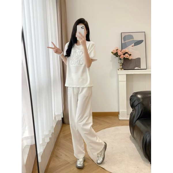 LOEWE ロエベハイブランドセットアップ レディース 上下2点セット 半袖Tシャツ＆ロングパンツ SML 春夏服 秋服 夏服 トップス 半袖 ランタンスリーブ ボーダー入り ジャージ 後ろボタン カジュアル ゆったり 体型カバー 着痩せ 大人 可愛い おしゃれ 普段着