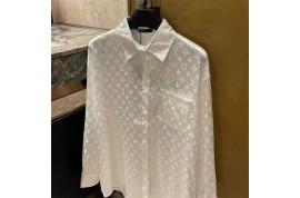 ルイヴィトン長袖シャツ フェンディ半袖Tシャツ シャネル肩掛けバッグ