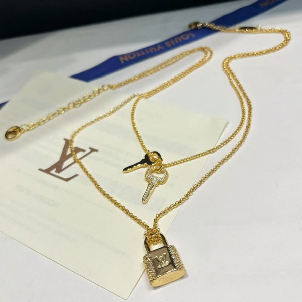 ルイヴィトンブランドペアネックレス LVネックレス ロックペンダント 個性デザイン 肌に優しい素材を採用 ペアルック カップル お揃い ネックレス プレゼント