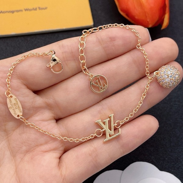 ブランドLVルイヴィトンブレスレット レディース ガーネット 誕生石 ブレスレット 人気 シルバー プラチナ色 金属アレルギー対応 派手 花 記念日 母の日 誕生日 長さ調整可能 プレゼント