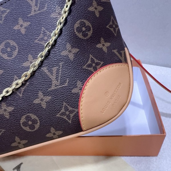 Lv ルイヴィトン肩掛けバッグ ハイブランドショルダーバッグ 大容量 レディース チェーンバッグ ブランドカジュアル ブランド 三日月バッグ コーデ