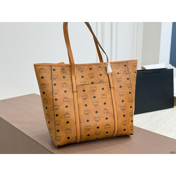 Mcm エムシーエムブランドトートバッグ ショルダーバッグ 大容量 レディース メンズ 肩掛けバッグ 大きめ エコレザー 合皮 シンプル モノグラム柄 A4 横型 男女兼用 ビジネス 内ポケット有り ファスナー付き