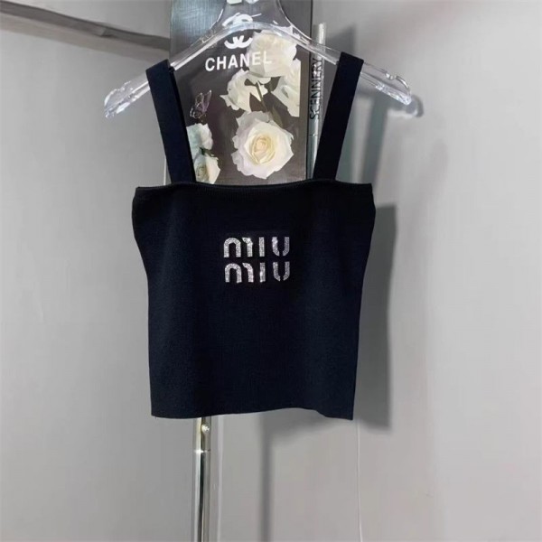 ミュウミュウ MiuMiuブランドキャミソール インナー リブニット リブキャミ レディース トップス 肌着 タンクトップ S - XL 露出防止 ブラ紐隠し スクエアネック ノースリーブ 重ね着 無地 ニットソー 着やせ ストレッチ シンプル お洒落 キレイめ 可愛い 春夏