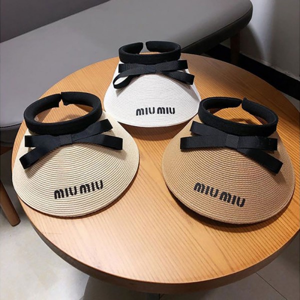 ミュウミュウ MiuMiuハイブランドサンバイザー 麦わら帽子 レディース UVカット キャップ つば広 帽子 ハット 紫外線対策 日焼け防止 弾性コード付き サイズ調整 折りたたみ 軽量