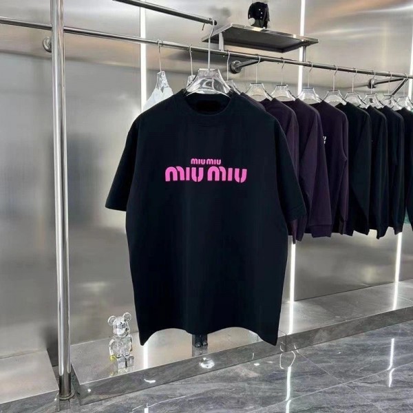 ミュウミュウ MiuMiu半袖tシャツハイブランド夏ハイブランドtシャツ偽物レディースメンズブランドtシャツオーバーサイズtシャツ ユニセック ブランド M - 4XL