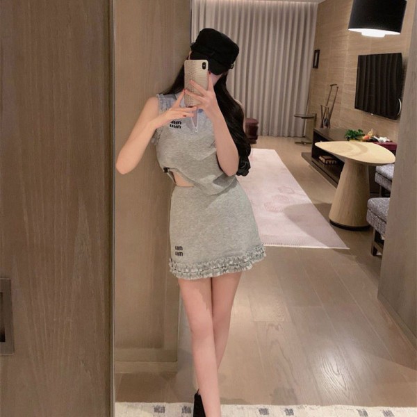 ミュウミュウ MiuMiuブランド 2点 セット 上下 レディース ポロシャツ ミニスカート  襟付き リラックス ワンマイル 普段着 部屋着 春夏 かわいいS - L