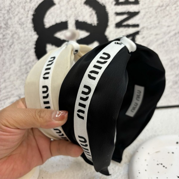 ミュウミュウ MiuMiuカチューシャブランドかわいいブランド可愛い蝶結びヘアバンドブランドヘアターバン 髪アレンジかわいい ヘア飾りハイブランド