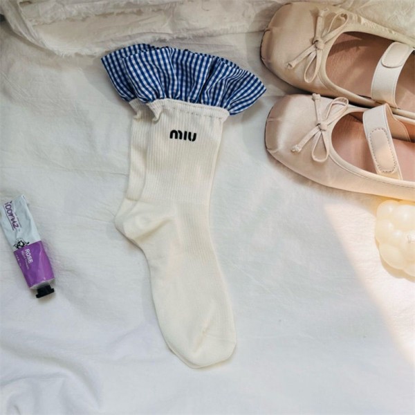 ミュウミュウ MiuMiuレディース向け 靴下 かわいいブランド ストッキング 大人気浅口ソックス 女の子好き 韓国上質な コットン ソックス くつした ミュウミュウ MiuMiuレディース向け 靴下 かわいいブランド ストッキング 大人気浅口ソックス 女の子好き 韓国上質な コットン ソックス くつした