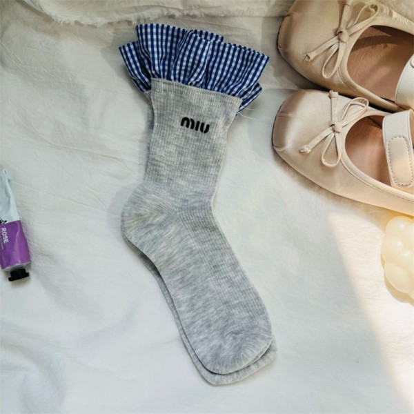 ミュウミュウ MiuMiuレディース向け 靴下 かわいいブランド ストッキング 大人気浅口ソックス 女の子好き 韓国上質な コットン ソックス くつした ミュウミュウ MiuMiuレディース向け 靴下 かわいいブランド ストッキング 大人気浅口ソックス 女の子好き 韓国上質な コットン ソックス くつした