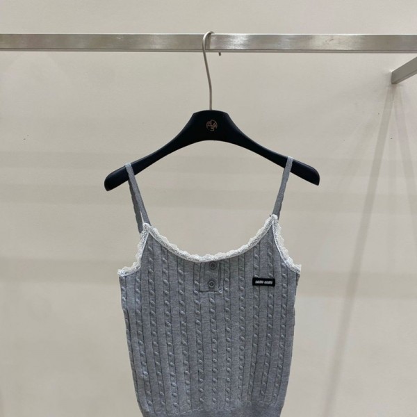 ミュウミュウ MiuMiuハイブランドリブ キャミソール レース カップなし Vネック S-XL キャミソール 伸縮性 インナー レディース トップス 透けない おしゃれ 黒 白 大きいサイズ インナーキャミ セクター キャミ ストレッチ