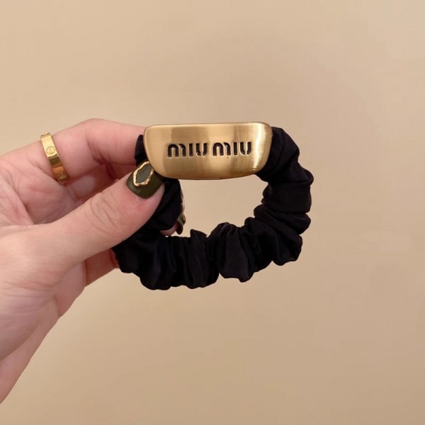 ミュウミュウ MiuMiuブランドヘアゴム かわいい ブランド可愛いヘアシュシュ ブランドヘアアレンジ 女性 かわいい ヘアアクセサリーハイブランド