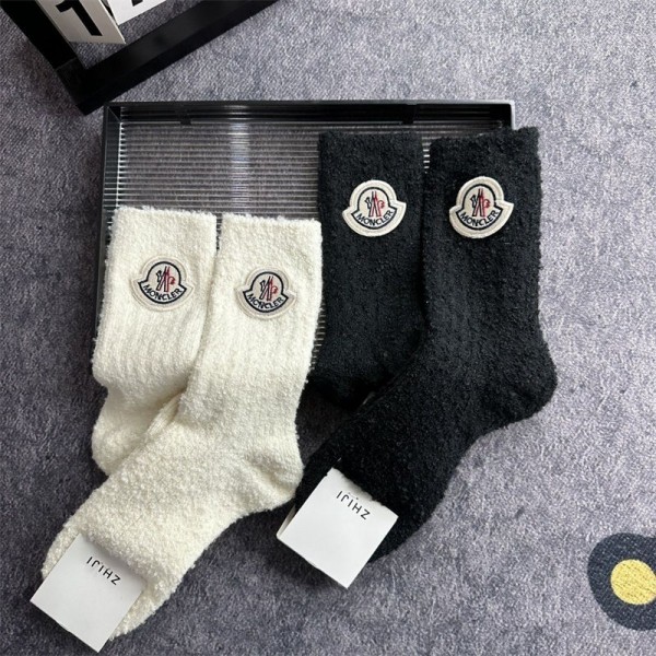 Moncler モンクレールレディース向け 靴下 かわいいブランド ストッキング 大人気コットン 靴下 メンズ 通気性浅口ソックス 女の子好き 韓国