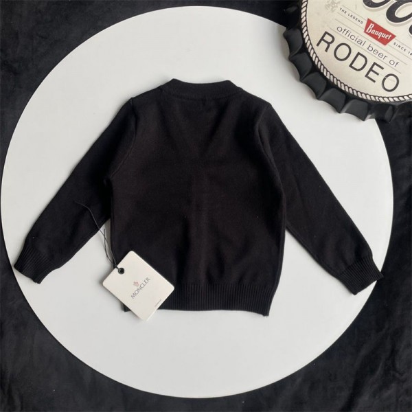 Moncler モンクレールブランドカーディガン 子供 男の子 女の子 キッズ用セーター 男女兼用 Vネーク 長袖 ニットトップス ニットセーター 幼児 ジュニア スタイリッシュ カジュアル 春 秋 冬 90 - 150cm Moncler モンクレールブランドカーディガン 子供 男の子 女の子 キッズ用セーター 男女兼用 Vネーク 長袖 ニットトップス ニットセーター 幼児 ジュニア スタイリッシュ カジュアル 春 秋 冬 90 - 150cm