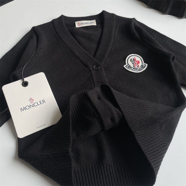 Moncler モンクレールブランドカーディガン 子供 男の子 女の子 キッズ用セーター 男女兼用 Vネーク 長袖 ニットトップス ニットセーター 幼児 ジュニア スタイリッシュ カジュアル 春 秋 冬 90 - 150cm Moncler モンクレールブランドカーディガン 子供 男の子 女の子 キッズ用セーター 男女兼用 Vネーク 長袖 ニットトップス ニットセーター 幼児 ジュニア スタイリッシュ カジュアル 春 秋 冬 90 - 150cm