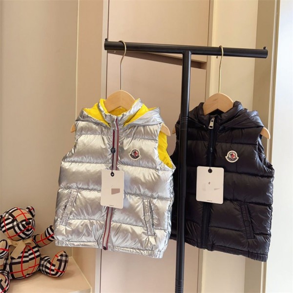 Moncler モンクレールブランドダウンベスト 子供 ダウンコットン フード付き 綿服 男の子 女の子 キッズ 100 - 160cm ジャケット 秋冬 子供服 男女兼用 アウター 無地 中綿 暖かい 保温 防風 通園通学 3色 Moncler モンクレールブランドダウンベスト 子供 ダウンコットン フード付き 綿服 男の子 女の子 キッズ 100 - 160cm ジャケット 秋冬 子供服 男女兼用 アウター 無地 中綿 暖かい 保温 防風 通園通学 3色