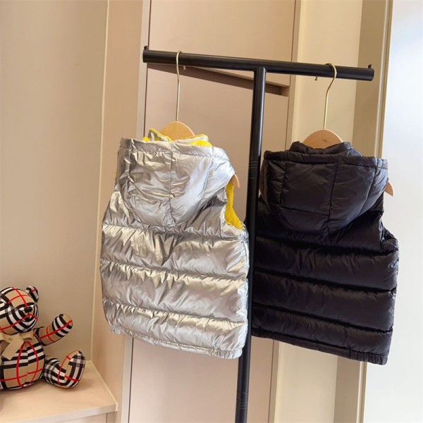 Moncler モンクレールブランドダウンベスト 子供 ダウンコットン フード付き 綿服 男の子 女の子 キッズ 100 - 160cm ジャケット 秋冬 子供服 男女兼用 アウター 無地 中綿 暖かい 保温 防風 通園通学 3色 Moncler モンクレールブランドダウンベスト 子供 ダウンコットン フード付き 綿服 男の子 女の子 キッズ 100 - 160cm ジャケット 秋冬 子供服 男女兼用 アウター 無地 中綿 暖かい 保温 防風 通園通学 3色