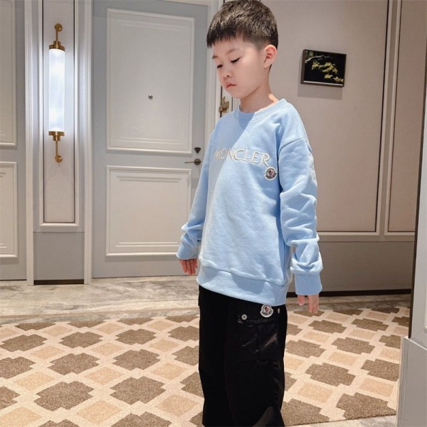 Moncler モンクレールブランド子供服 男の子 パーカー トレーナー カットソー パーカー 100 - 160cm キッズ スウェット ブルー 綿 クルーネック ボーイズ トレーナー アクティブウェア 春秋 可愛い 通学 通園 Moncler モンクレールブランド子供服 男の子 パーカー トレーナー カットソー パーカー 100 - 160cm キッズ スウェット ブルー 綿 クルーネック ボーイズ トレーナー アクティブウェア 春秋 可愛い 通学 通園