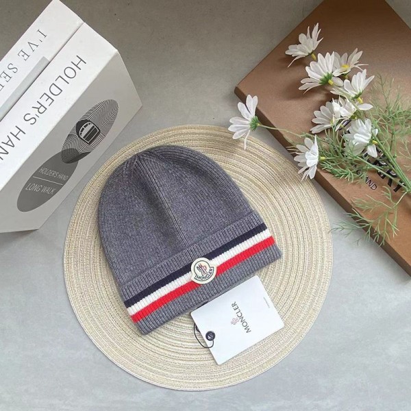 Moncler モンクレールハイブランドニット帽 メンズ 秋 冬 ニットキャップ 防寒帽子 ビーニー ニットハット 肌に優しい リブ編み 厚手 ストレッチ性 無地 通気 ふんわり アウトドア 旅行 男女兼用 Moncler モンクレールハイブランドニット帽 メンズ 秋 冬 ニットキャップ 防寒帽子 ビーニー ニットハット 肌に優しい リブ編み 厚手 ストレッチ性 無地 通気 ふんわり アウトドア 旅行 男女兼用