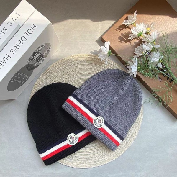 Moncler モンクレールハイブランドニット帽 メンズ 秋 冬 ニットキャップ 防寒帽子 ビーニー ニットハット 肌に優しい リブ編み 厚手 ストレッチ性 無地 通気 ふんわり アウトドア 旅行 男女兼用 Moncler モンクレールハイブランドニット帽 メンズ 秋 冬 ニットキャップ 防寒帽子 ビーニー ニットハット 肌に優しい リブ編み 厚手 ストレッチ性 無地 通気 ふんわり アウトドア 旅行 男女兼用