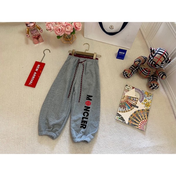 Moncler モンクレールハイブランド子供服 男の子 セットアップ ジャージ キッズ 2点セット ボーイズ 裏起毛パーカー スポーツパンツ ジャケット 110¬170CM 上下セット 子供 春 秋 服 アウター スウェットパンツ 男の子 セットアップ キッズ 韓国 おしゃれ 小学生 中学生 男の子服