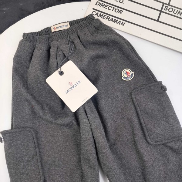 ハイブランドMONCLER キッズ ロングパンツ 子供服 モンクレール長ズボン ウエストゴム ストレッチ 男の子 パンツ ジャージ 裏起毛 カジュアル ボーイズ スポーツ 無地90-150cm