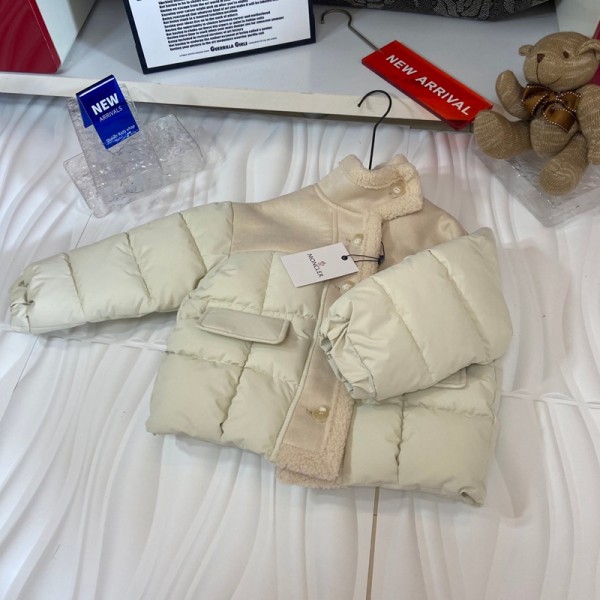 Moncler モンクレールブランドキッズ アウター 中綿ジャケット 綿入れ コート フードなし フリース 子供服 親子服 カジュアル アウトドア 可愛い 秋冬服 赤ちゃん服 コート ボトン 秋 冬 暖かい お出かけ 上着 通園 通学 110cm-180cm