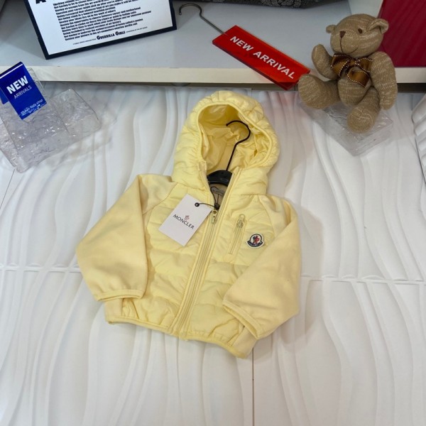 Moncler モンクレールブランド子供ライトジャケット ベビー 赤ちゃん服 動きやすい ガールズ ボーイズ 中綿ジャケット 可愛い フード付き 耳つき付き おしゃれ 90¬130cm 軽量 暖かい 防寒 ダウンジャケット キッズ ダウンコート アウター 軽量 防寒 春秋 子ども