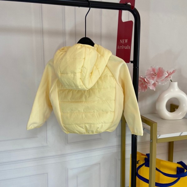 Moncler モンクレールブランド子供ライトジャケット ベビー 赤ちゃん服 動きやすい ガールズ ボーイズ 中綿ジャケット 可愛い フード付き 耳つき付き おしゃれ 90¬130cm 軽量 暖かい 防寒 ダウンジャケット キッズ ダウンコート アウター 軽量 防寒 春秋 子ども