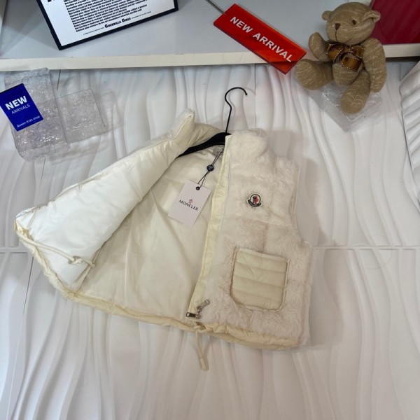 Moncler モンクレールハイブランドキッズ ボアベスト 男の子 女の子 親子服 子供服 紳士 レディース ふわふわ もこもこ 無地 起毛 春秋冬 柔軟 暖かめ ホットコット アウター110~170cm