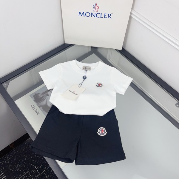 Moncler モンクレールブランド子供服 男の子 セットアップ 夏 半袖 ノースリーブ Tシャツ 90-170cm ショートパンツ 2点セット ボーイズ 上下セット 半袖 ジャージ 子供 夏 スウェット 上下セット 男の子 ジュニア服 韓国 夏