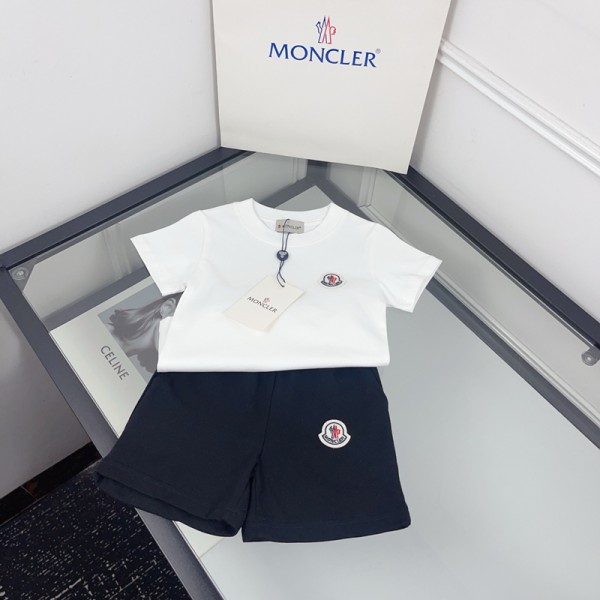 Moncler モンクレールブランド子供服 男の子 セットアップ 夏 半袖 ノースリーブ Tシャツ 90-170cm ショートパンツ 2点セット ボーイズ 上下セット 半袖 ジャージ 子供 夏 スウェット 上下セット 男の子 ジュニア服 韓国 夏