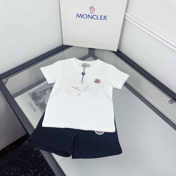 Moncler モンクレールブランド子供服 男の子 セットアップ 夏 半袖 ノースリーブ Tシャツ 90-170cm ショートパンツ 2点セット ボーイズ 上下セット 半袖 ジャージ 子供 夏 スウェット 上下セット 男の子 ジュニア服 韓国 夏