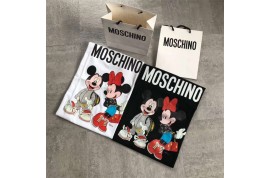 モスキーノクロムハーツＴシャツ グッチキッズ服 シャネル日除けキャップ
