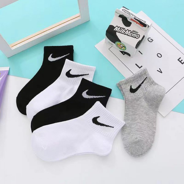 Nike ナイキハイブランド ソックス 綿製ブランドミドルソックス 高品質上質な コットン ソックス くつしたブランドソックス 男女兼用 ファッション