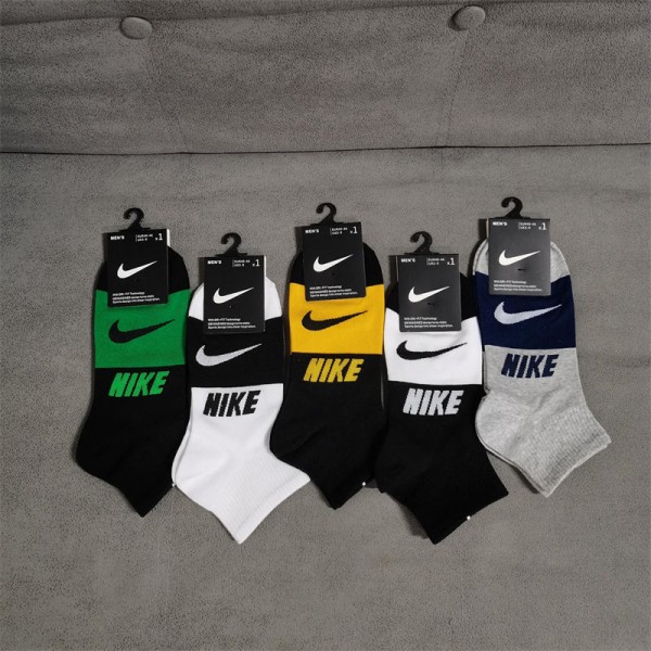 Nike ナイキレディース向け 靴下 かわいいコットン 靴下 メンズ 通気性ブランドミドルソックス 高品質浅口ソックス 女の子好き 韓国