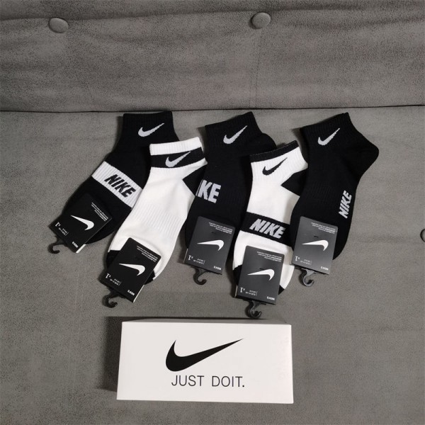 Nike ナイキレディース向け 靴下 かわいいコットン 靴下 メンズ 通気性浅口ソックス 女の子好き 韓国ブランドソックス 男女兼用 ファッション