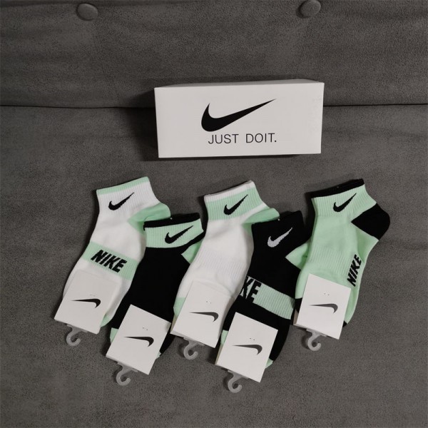Nike ナイキレディース向け 靴下 かわいいブランド ストッキング 大人気上質な コットン ソックス くつしたブランドソックス 男女兼用 ファッション