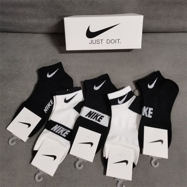 Nike ナイキレディース向け 靴下 かわいいブランド ストッキング 大人気コットン 靴下 メンズ 通気性ブランドミドルソックス 高品質